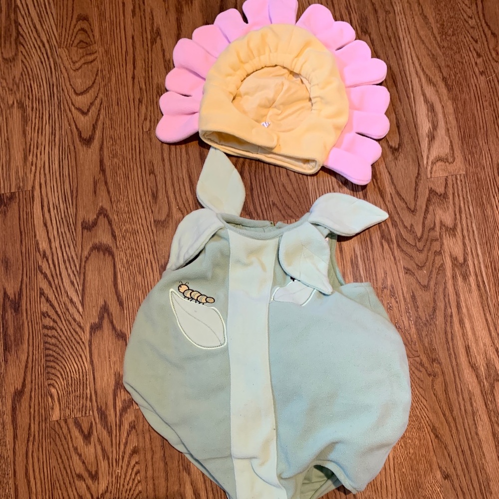 🌸  adorable infant flower costume!